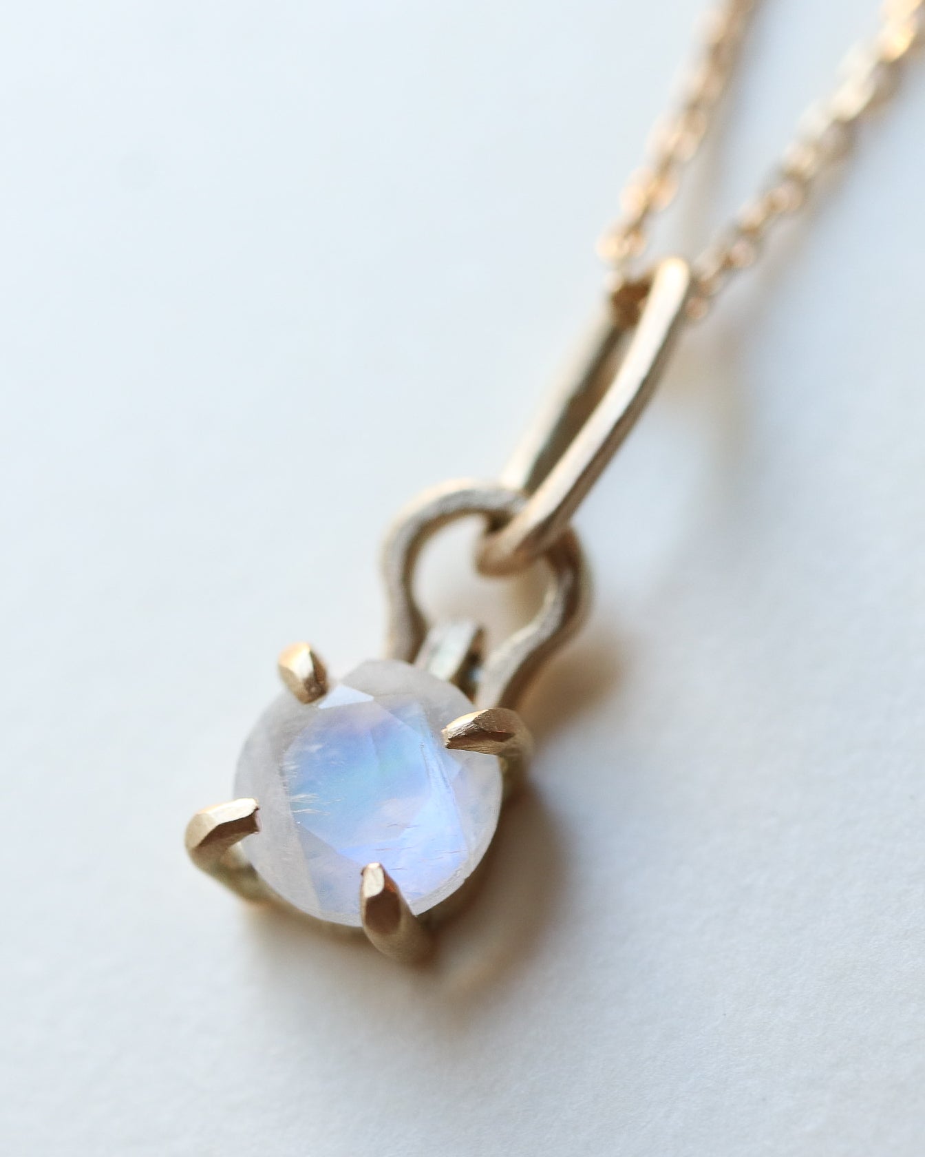 HorseShoe Prong Necklace - Rainbow Moonstone -