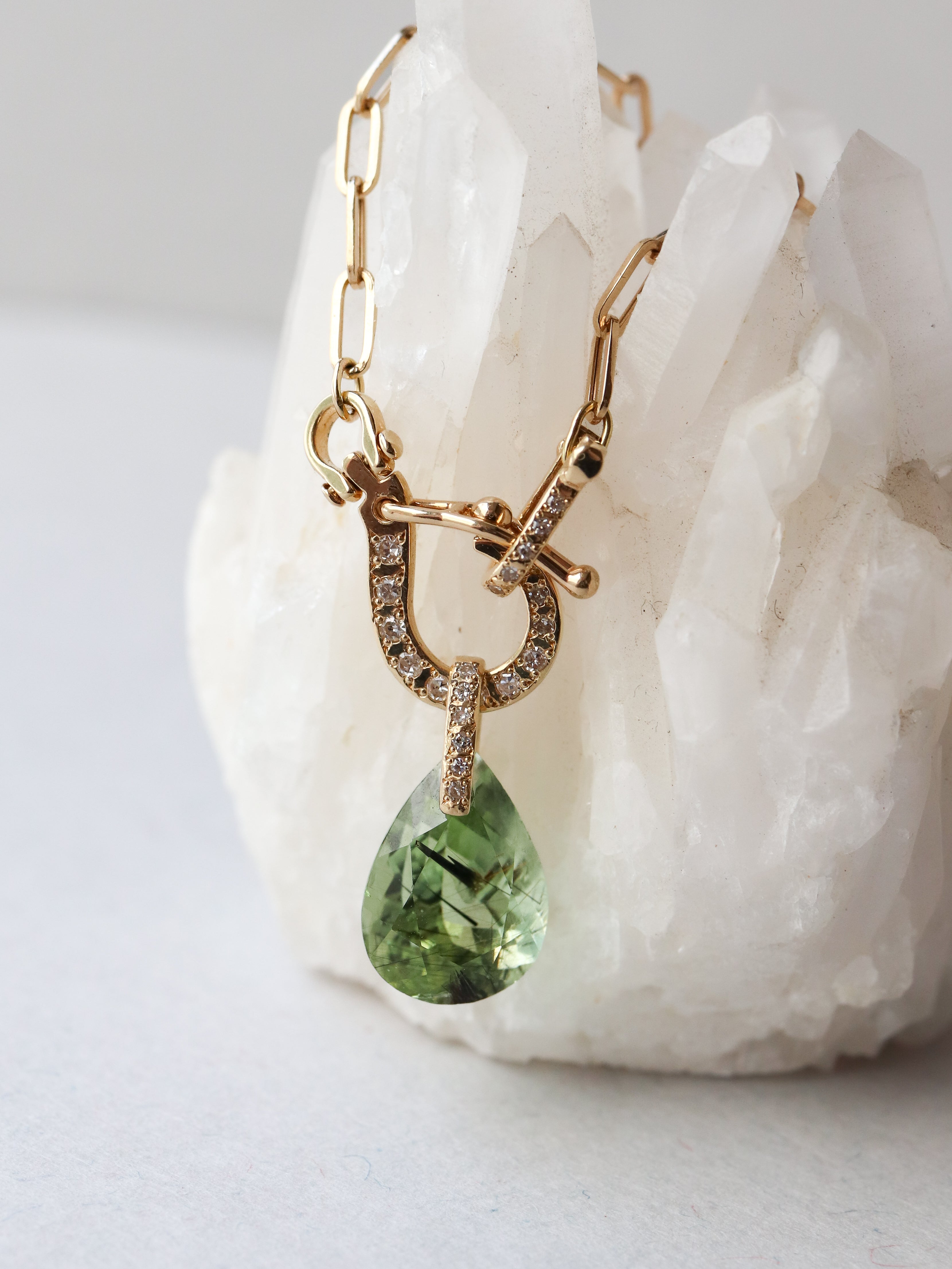 Hibiki Stone Necklace - Peridot Rutile -