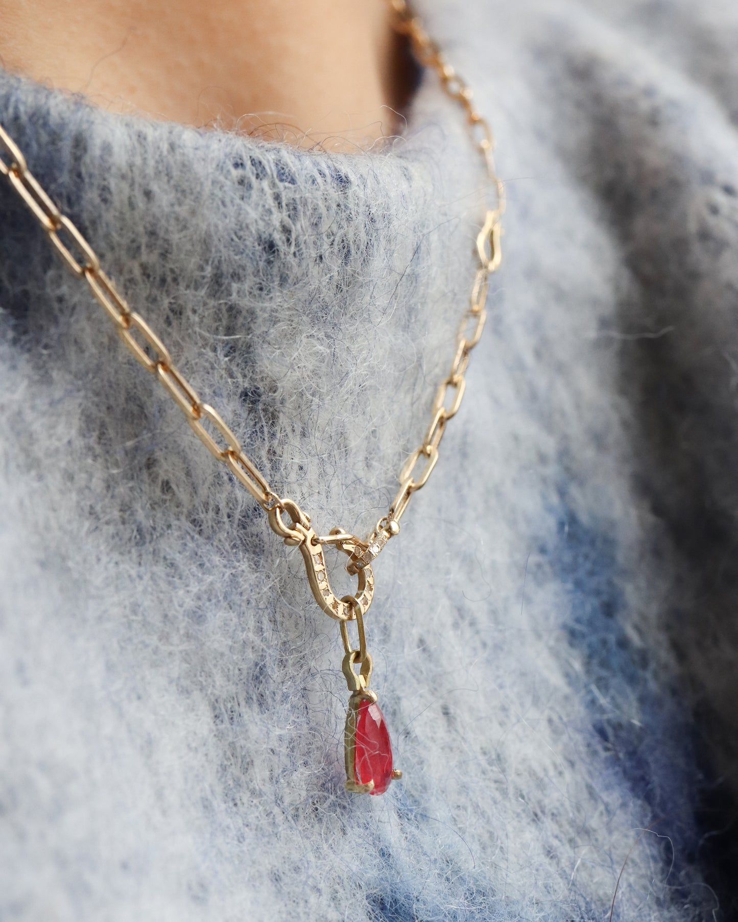 HorseShoe Prong Necklace - Rhodonite -