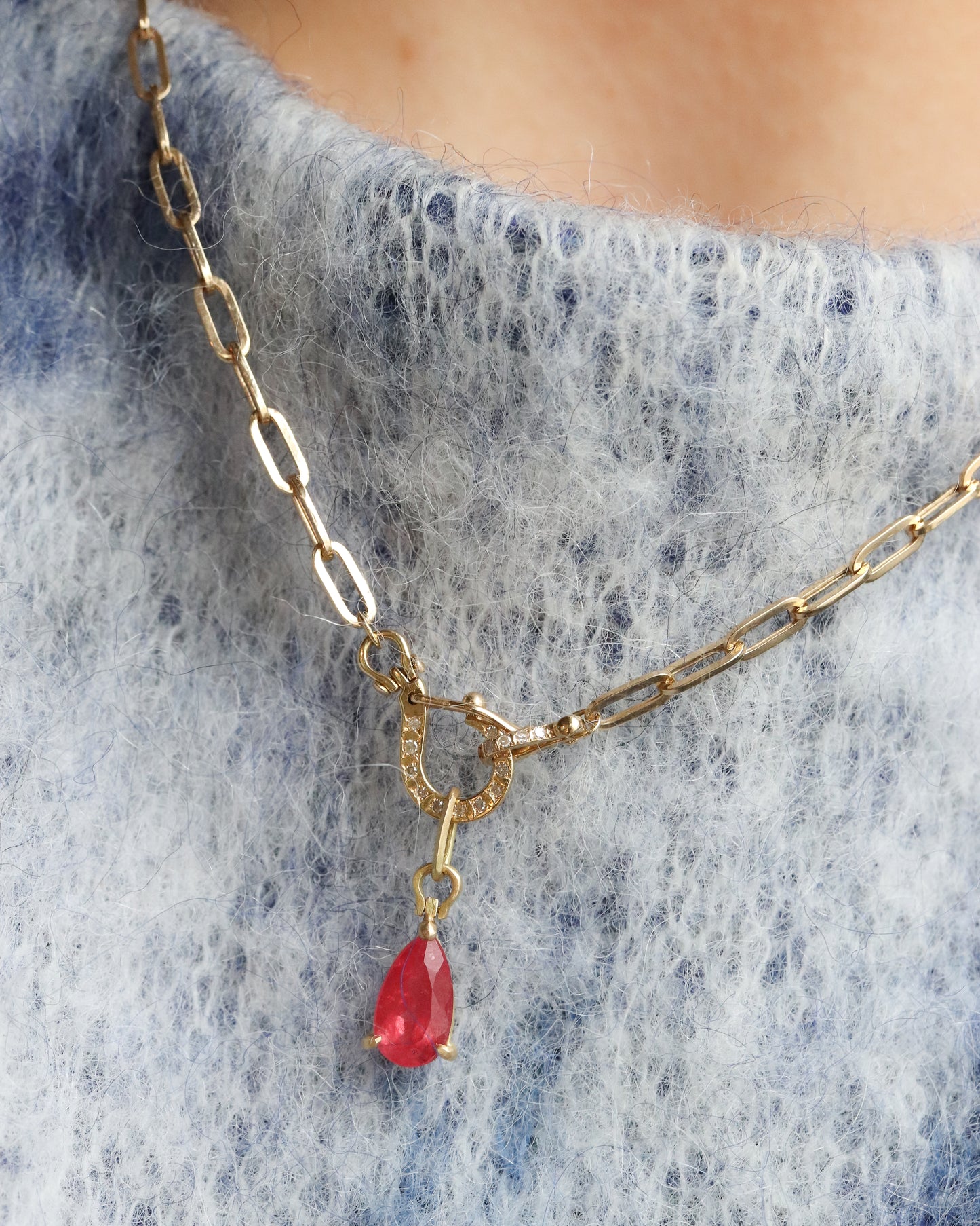 HorseShoe Prong Necklace - Rhodonite -