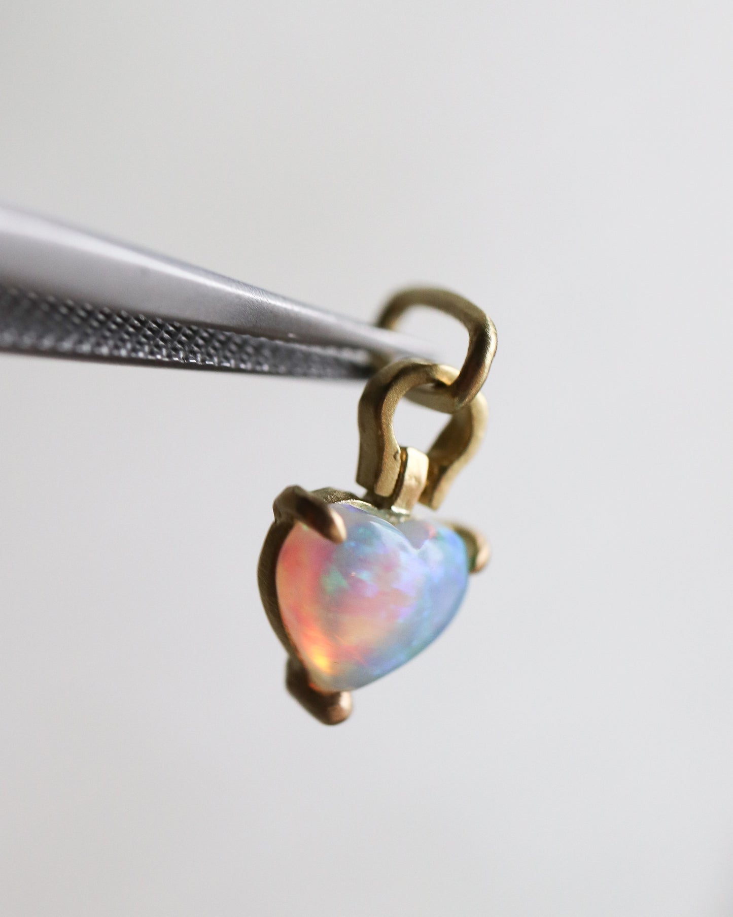 HorseShoe Prong Necklace - Opal -