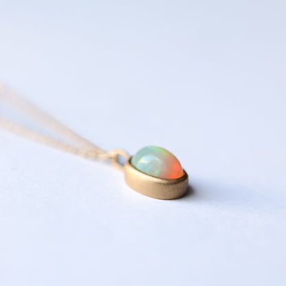 Collet Necklace - Opal -