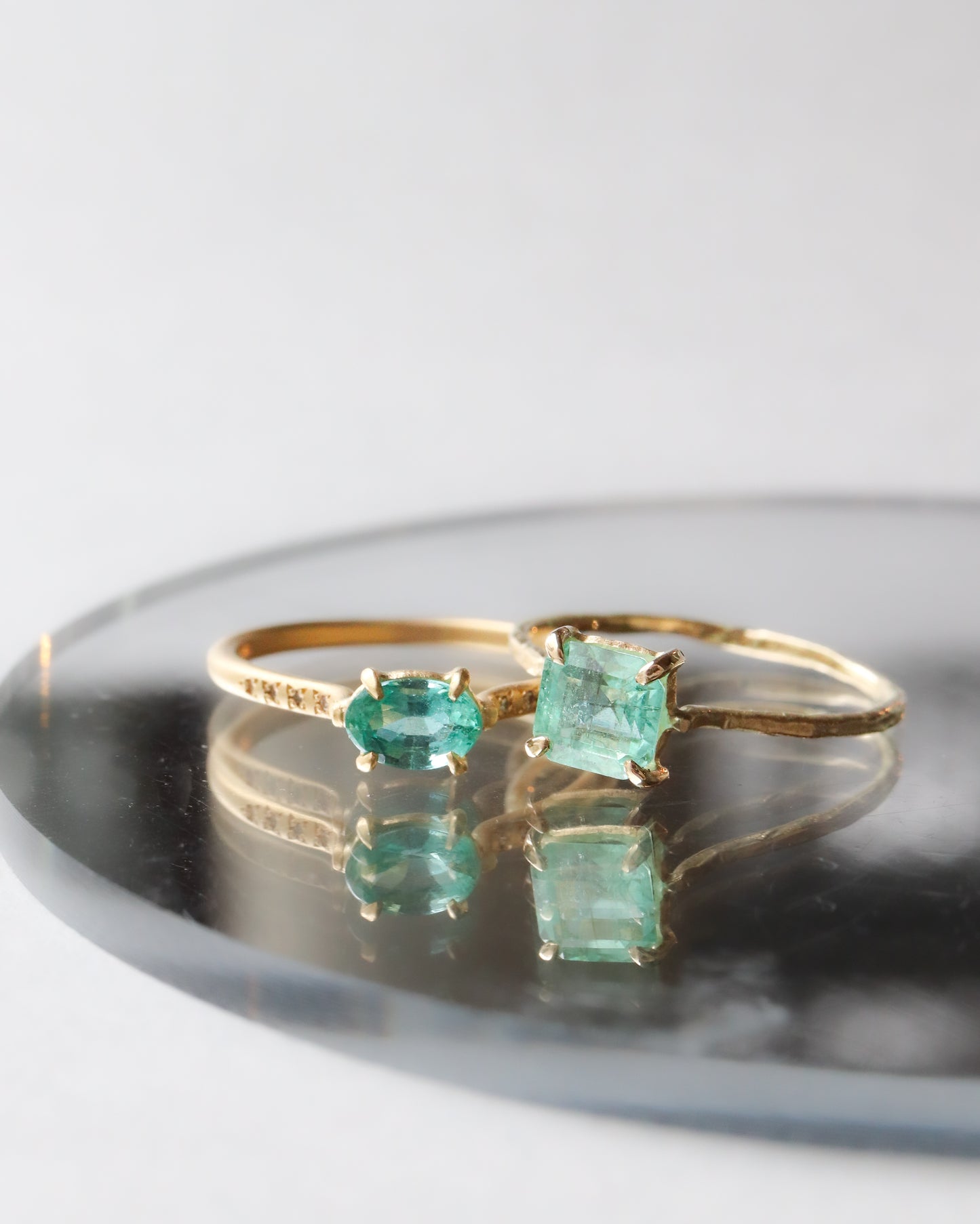 Flat Ring - Emerald -