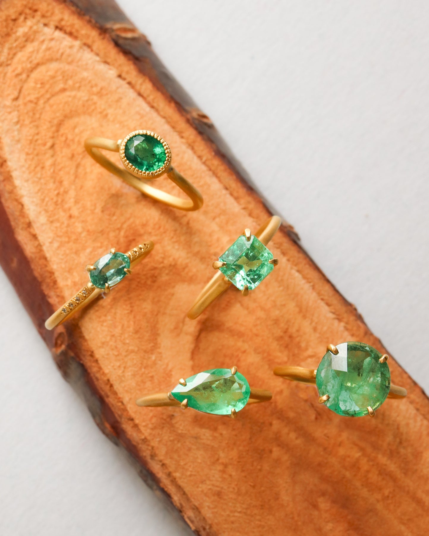 Prong Ring - Emerald /Diamond-