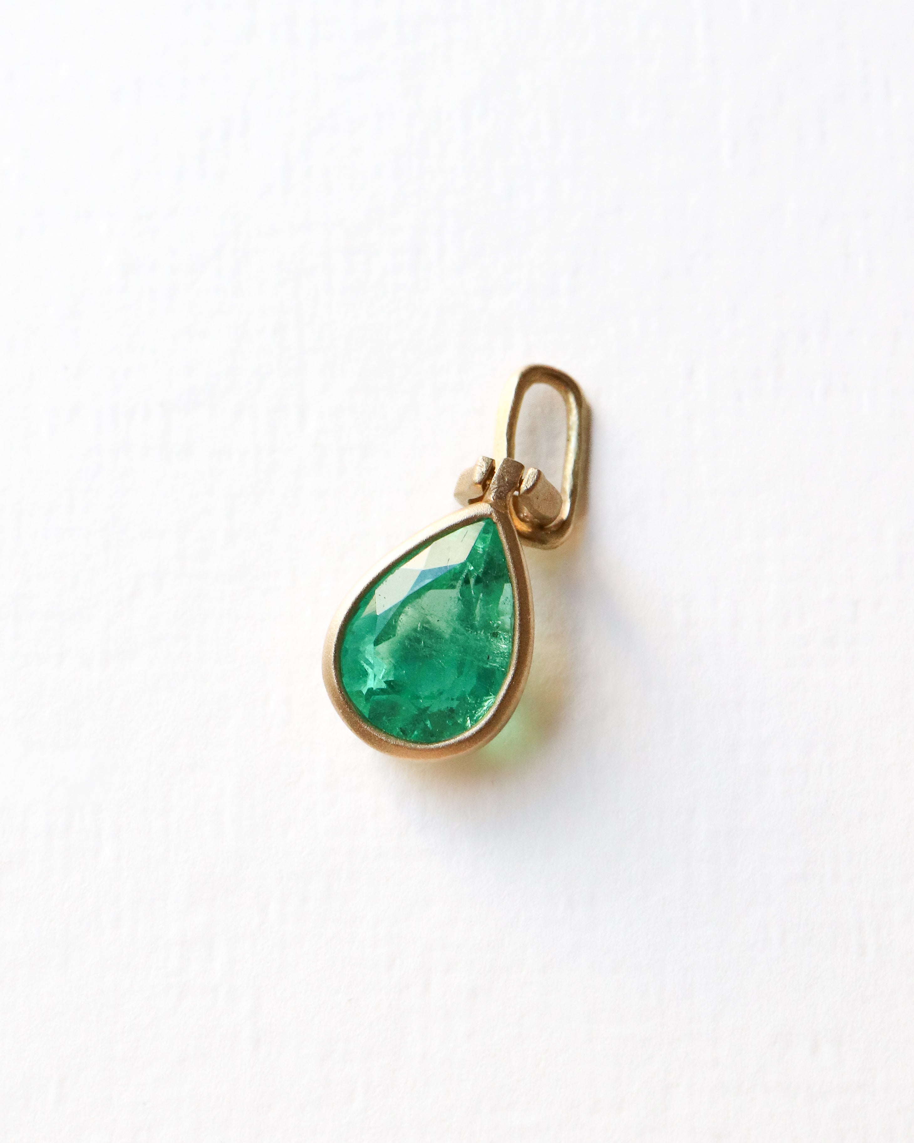 Horseshoe Collet Necklace - Emerald -