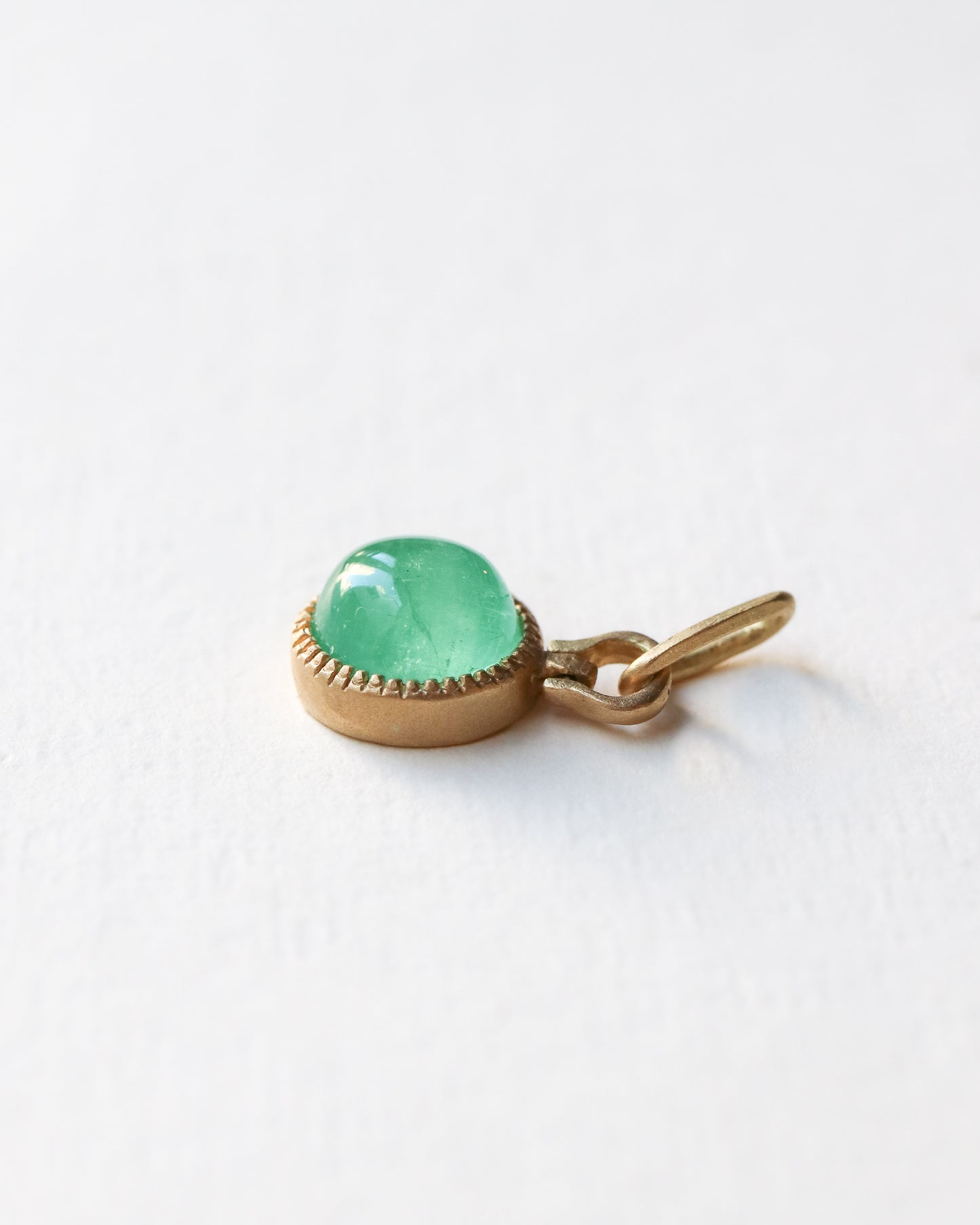 HorseShoe Milgrain Necklace - Emerald -