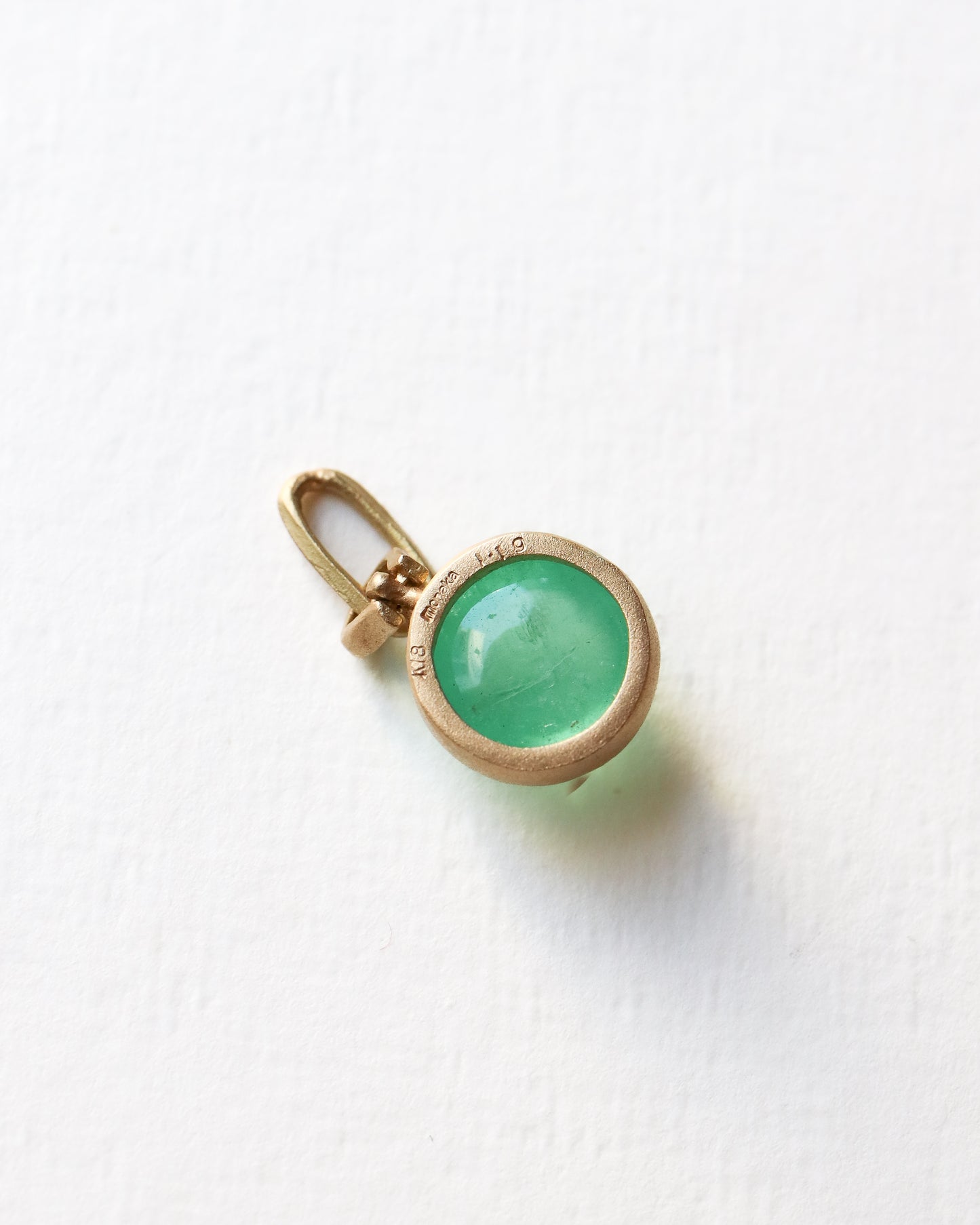 HorseShoe Milgrain Necklace - Emerald -