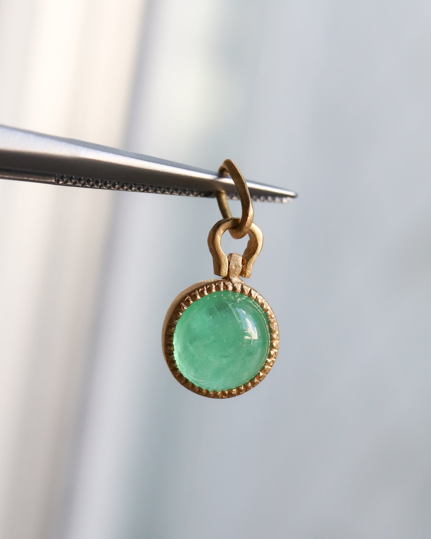 HorseShoe Milgrain Necklace - Emerald -