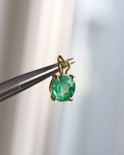 HorseShoe Prong Necklace - Emerald -