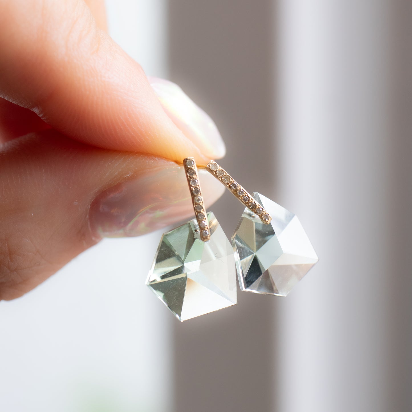 Hibiki Stone Pierced Earrings - Green Amethyst / Diamond -