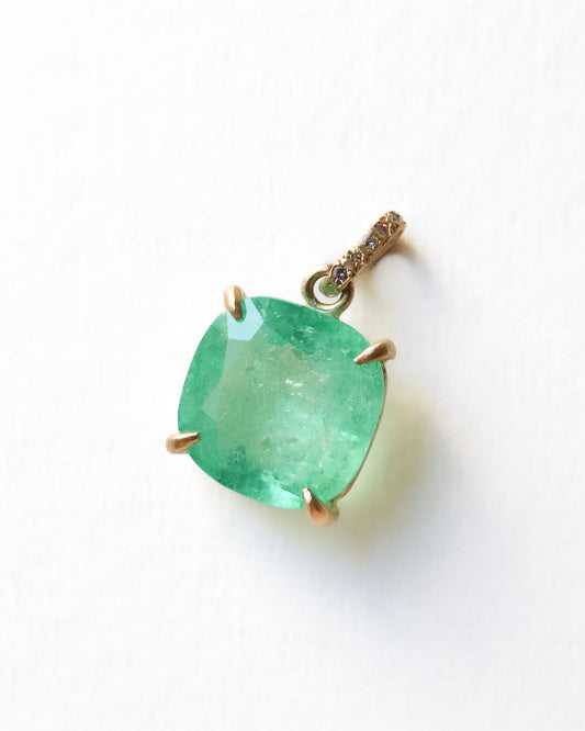 Hibiki Stone Prong Necklace - Emerald -
