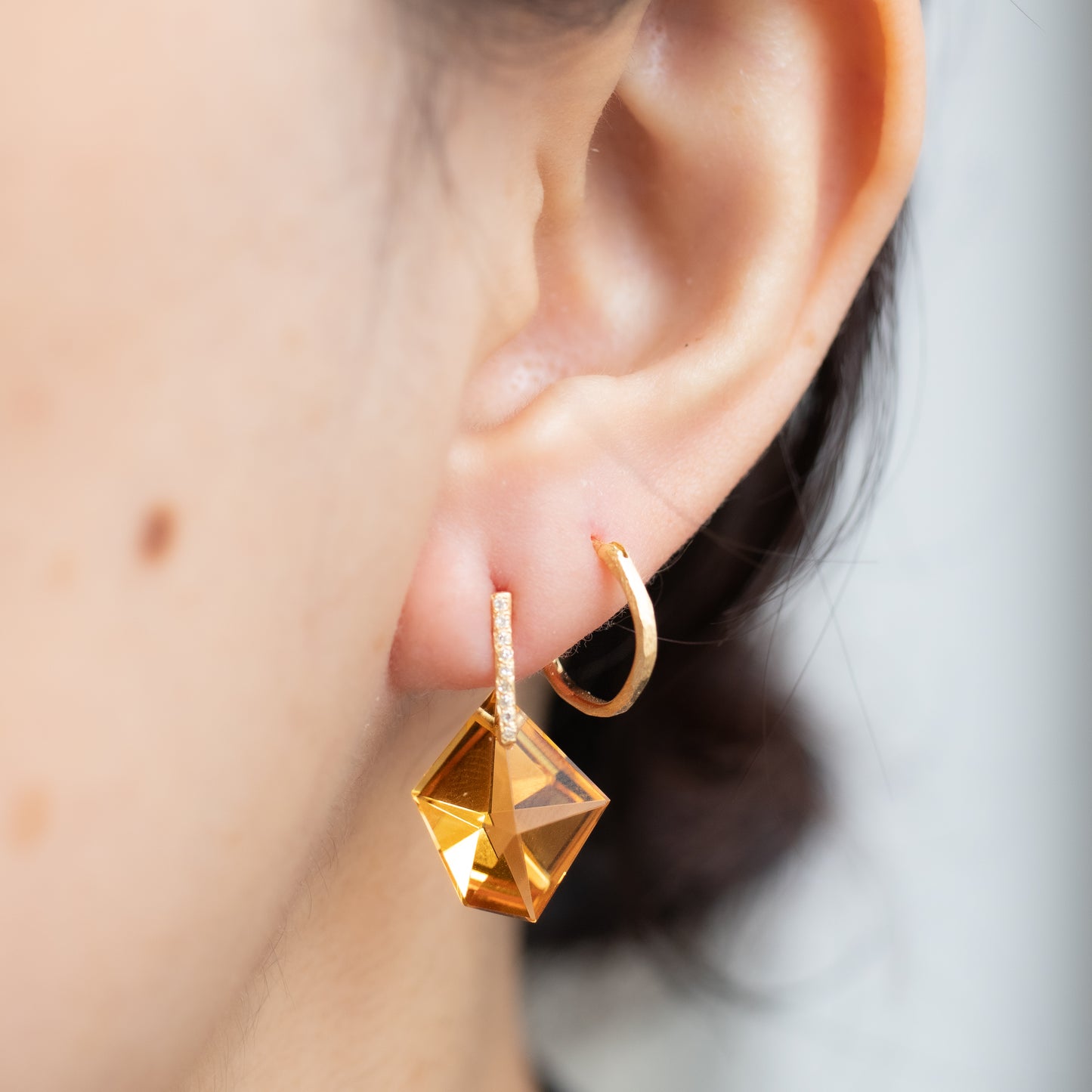 Hibiki Stone Pierced Earrings - Citrine / Diamond -
