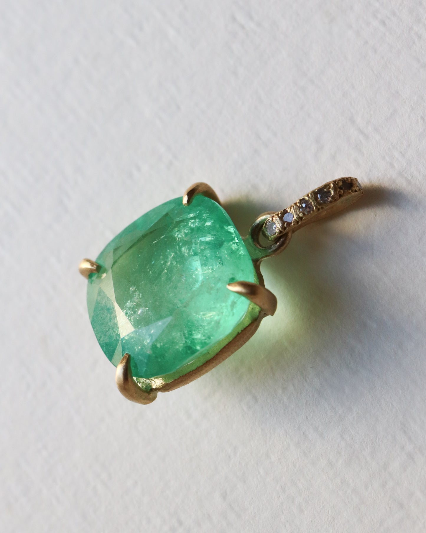 Hibiki Stone Prong Necklace - Emerald -