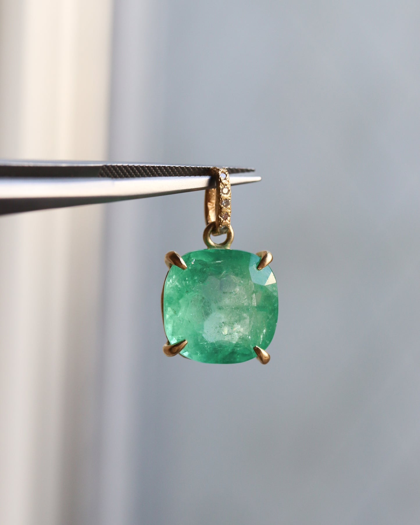 Hibiki Stone Prong Necklace - Emerald -