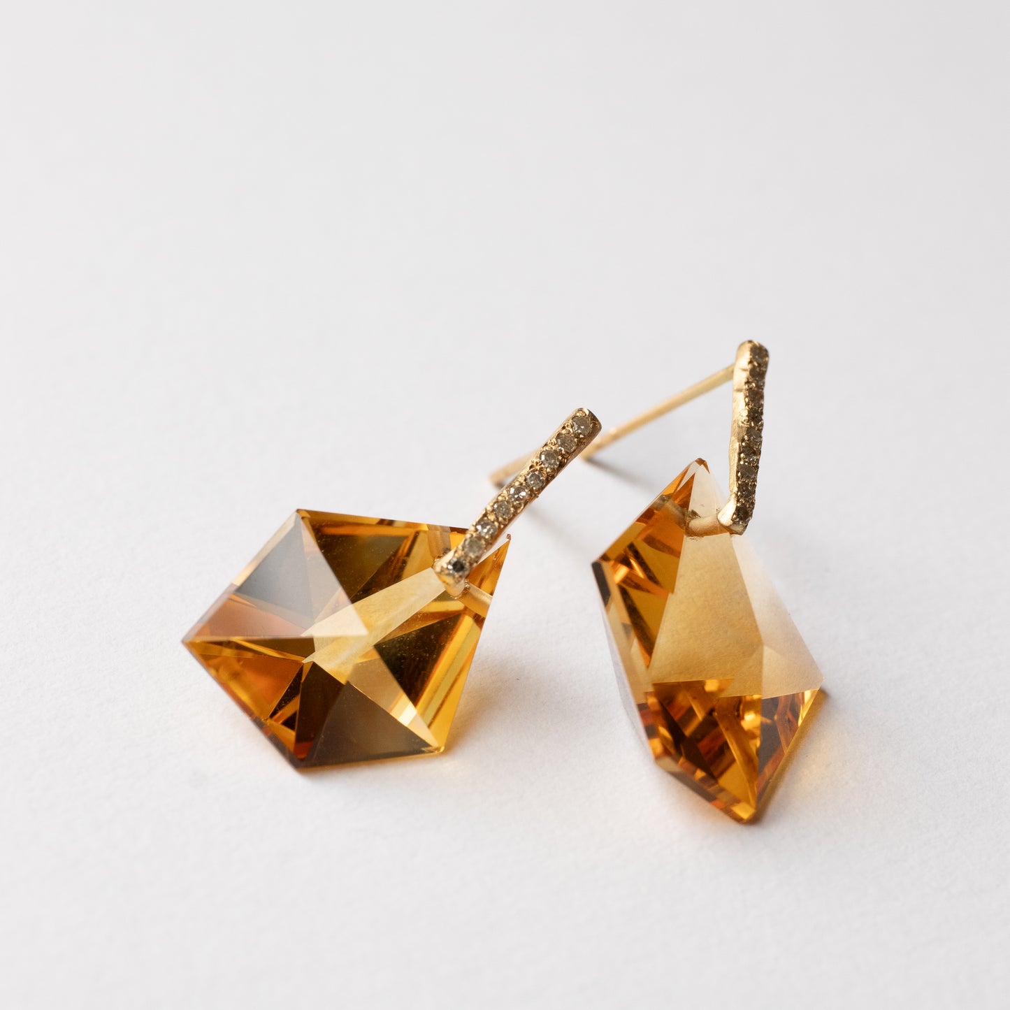 Hibiki Stone Pierced Earring - Citrine / Diamond -