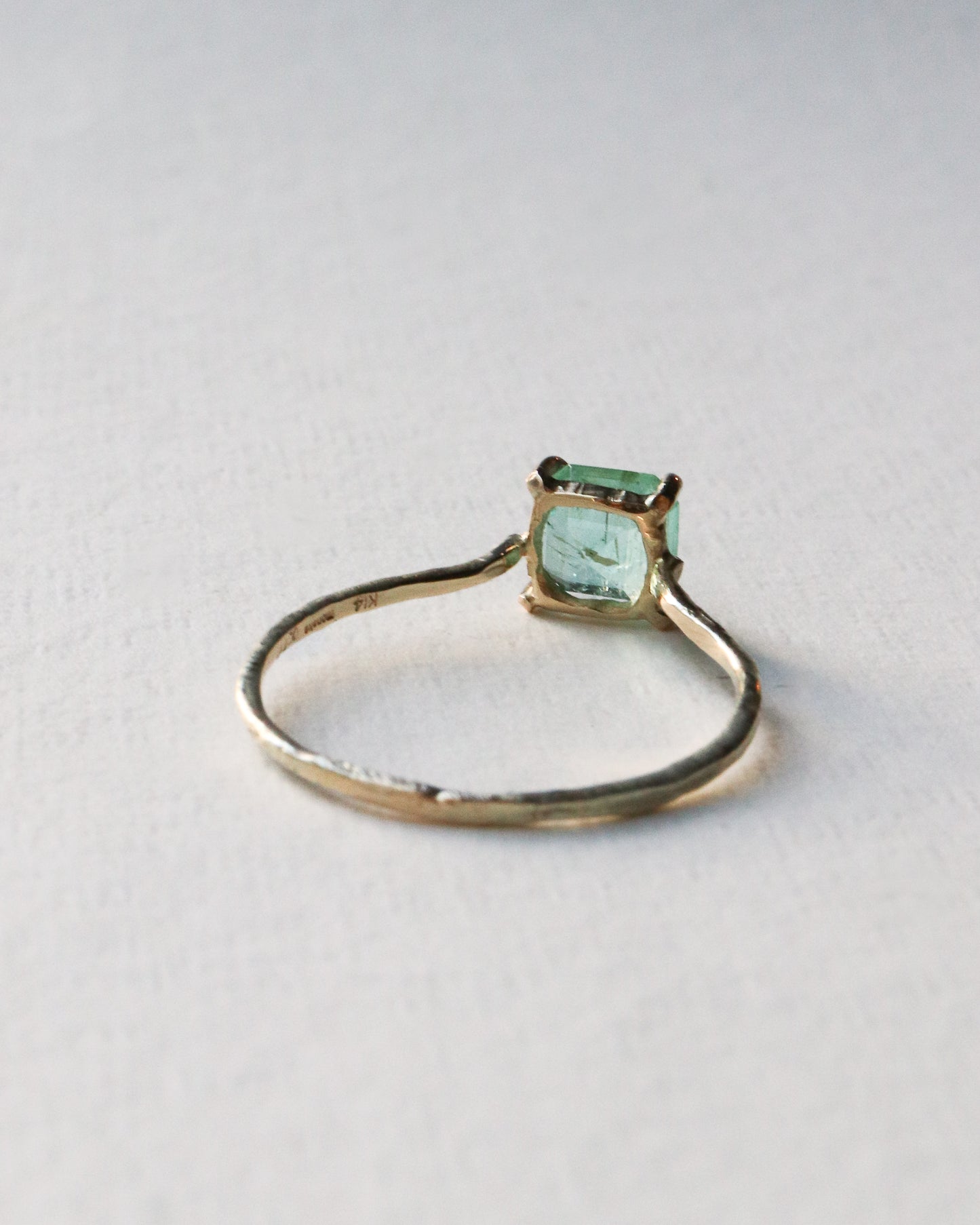 Flat Ring - Emerald -