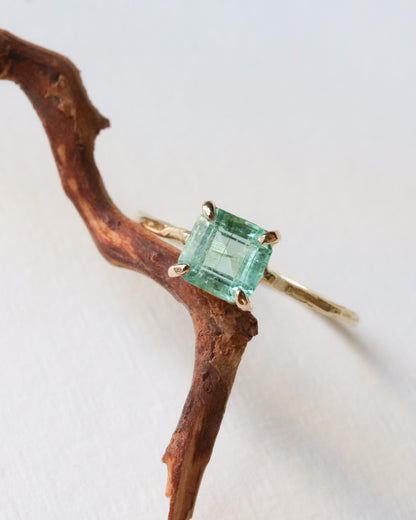 Flat Ring - Emerald -