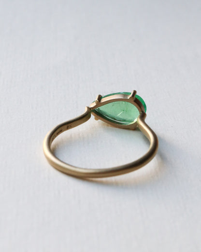 Prong Ring - Emerald -
