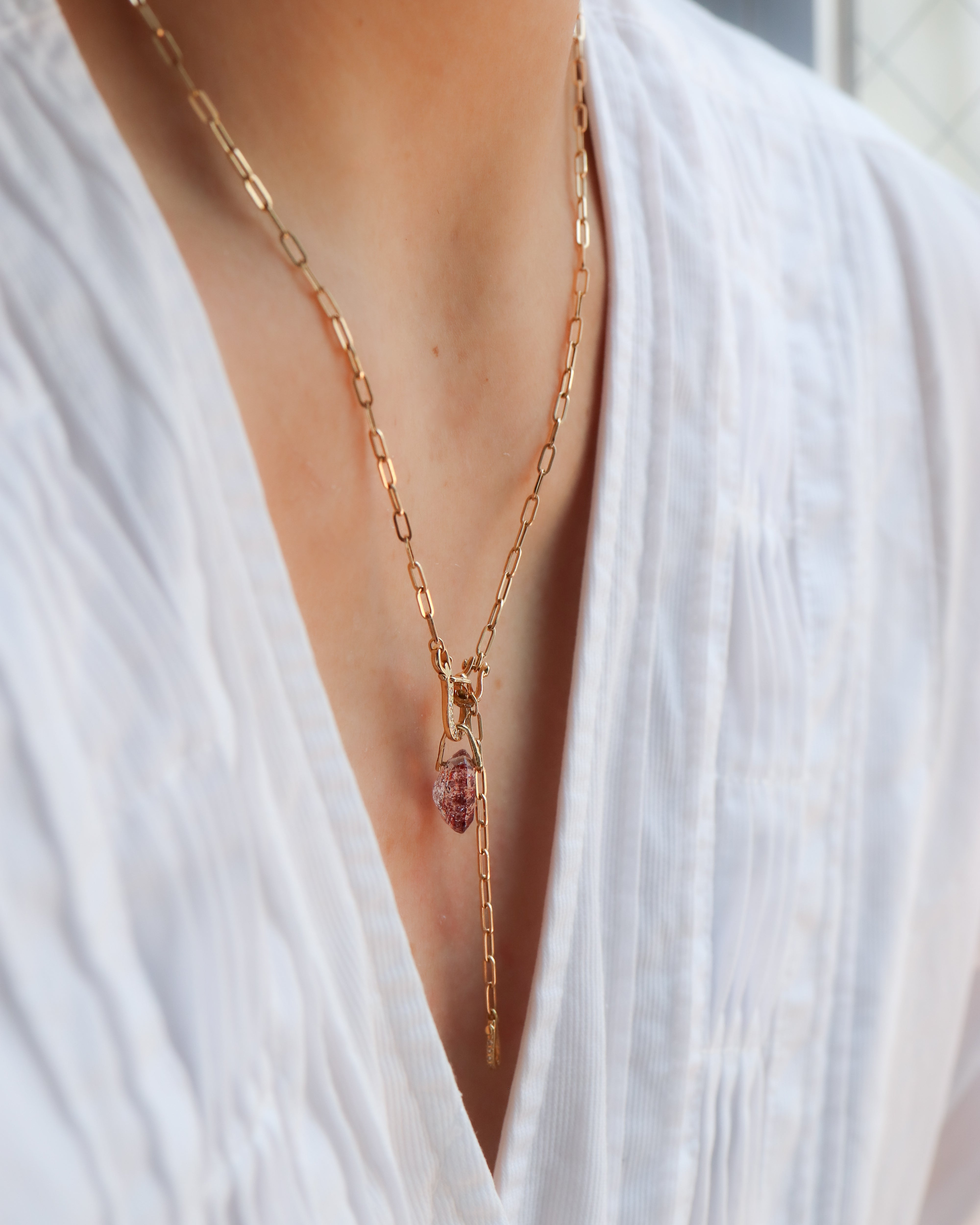 Hibiki Stone Necklace - Strawberry Quartz -