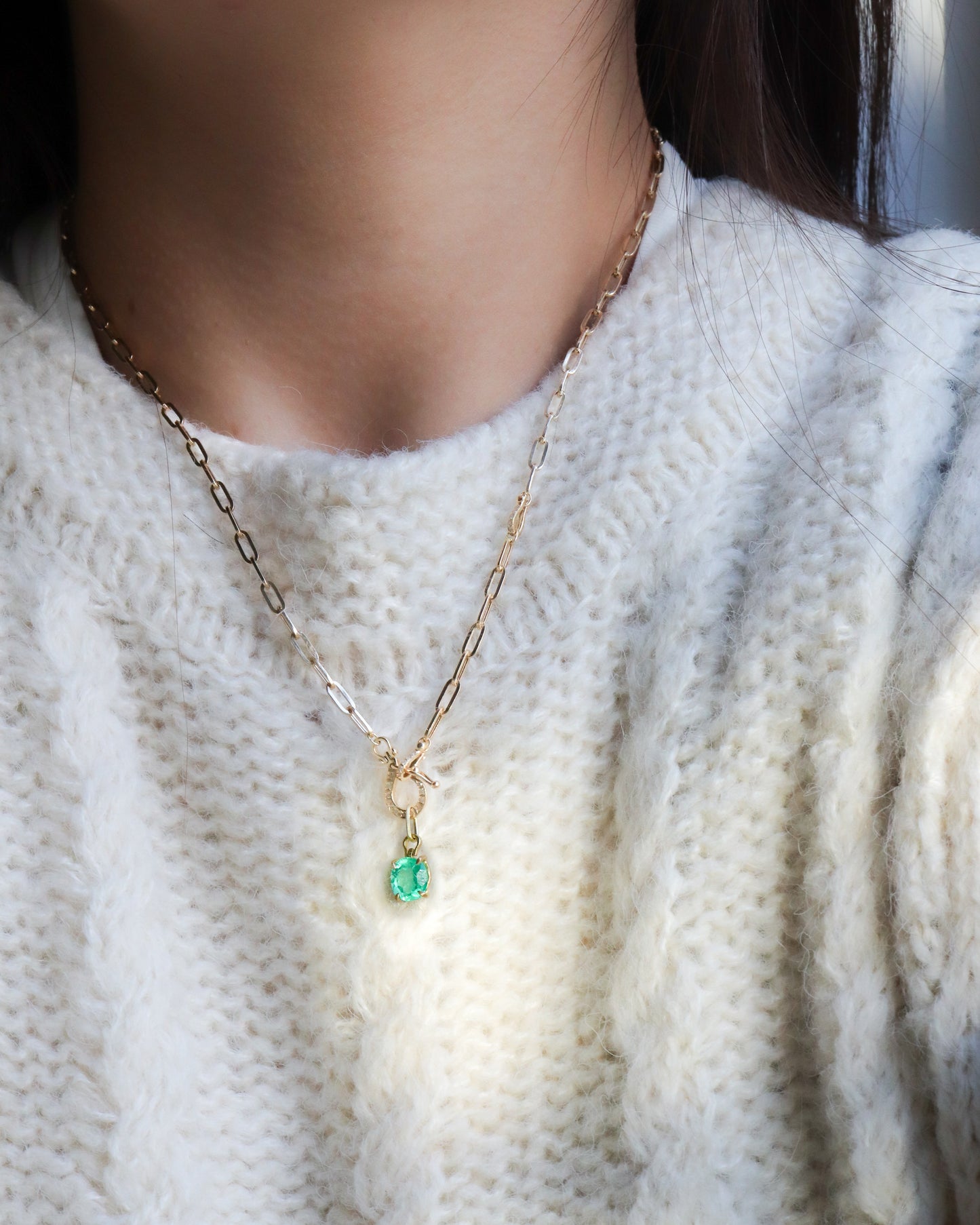 HorseShoe Prong Necklace - Emerald -