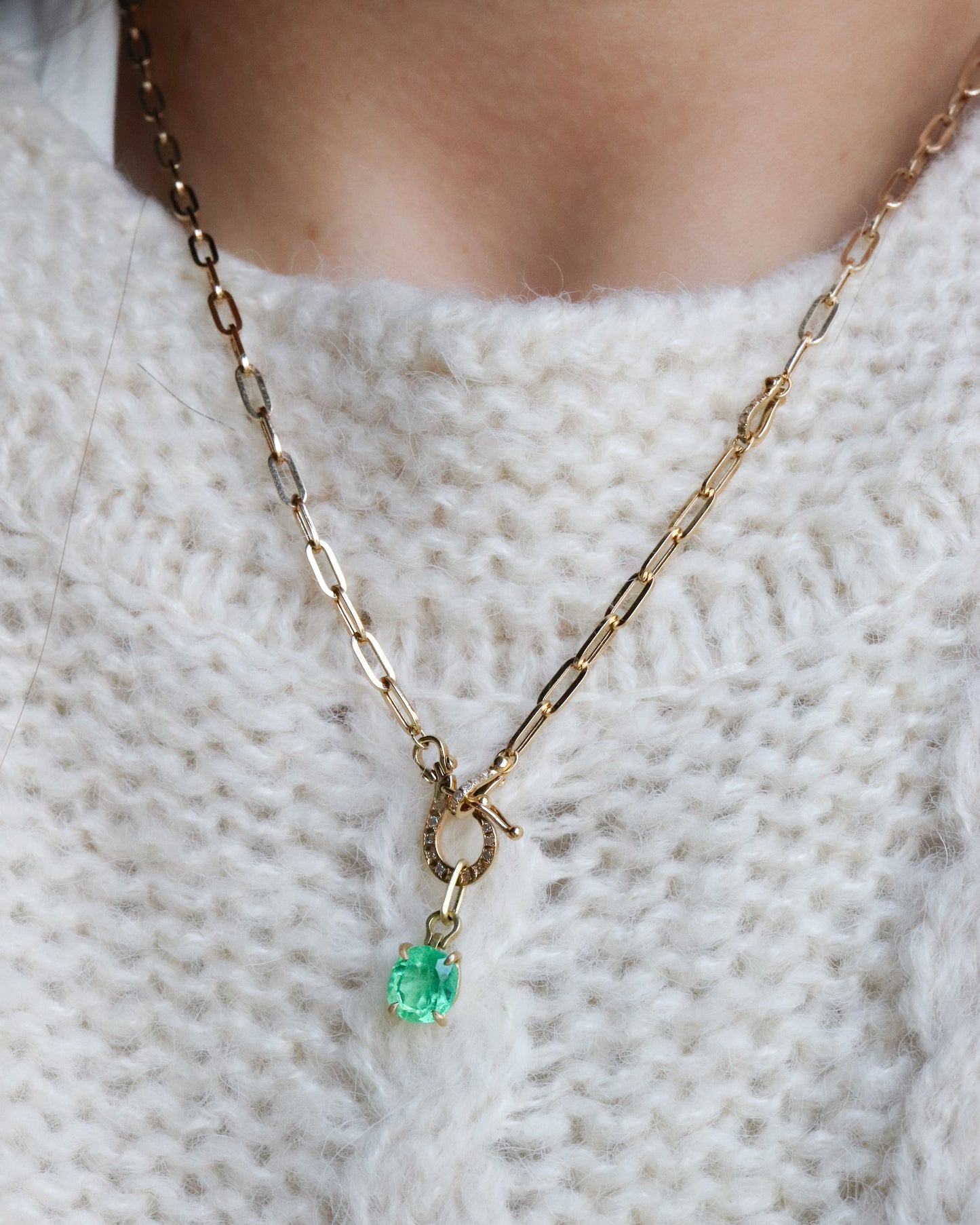 HorseShoe Prong Necklace - Emerald -