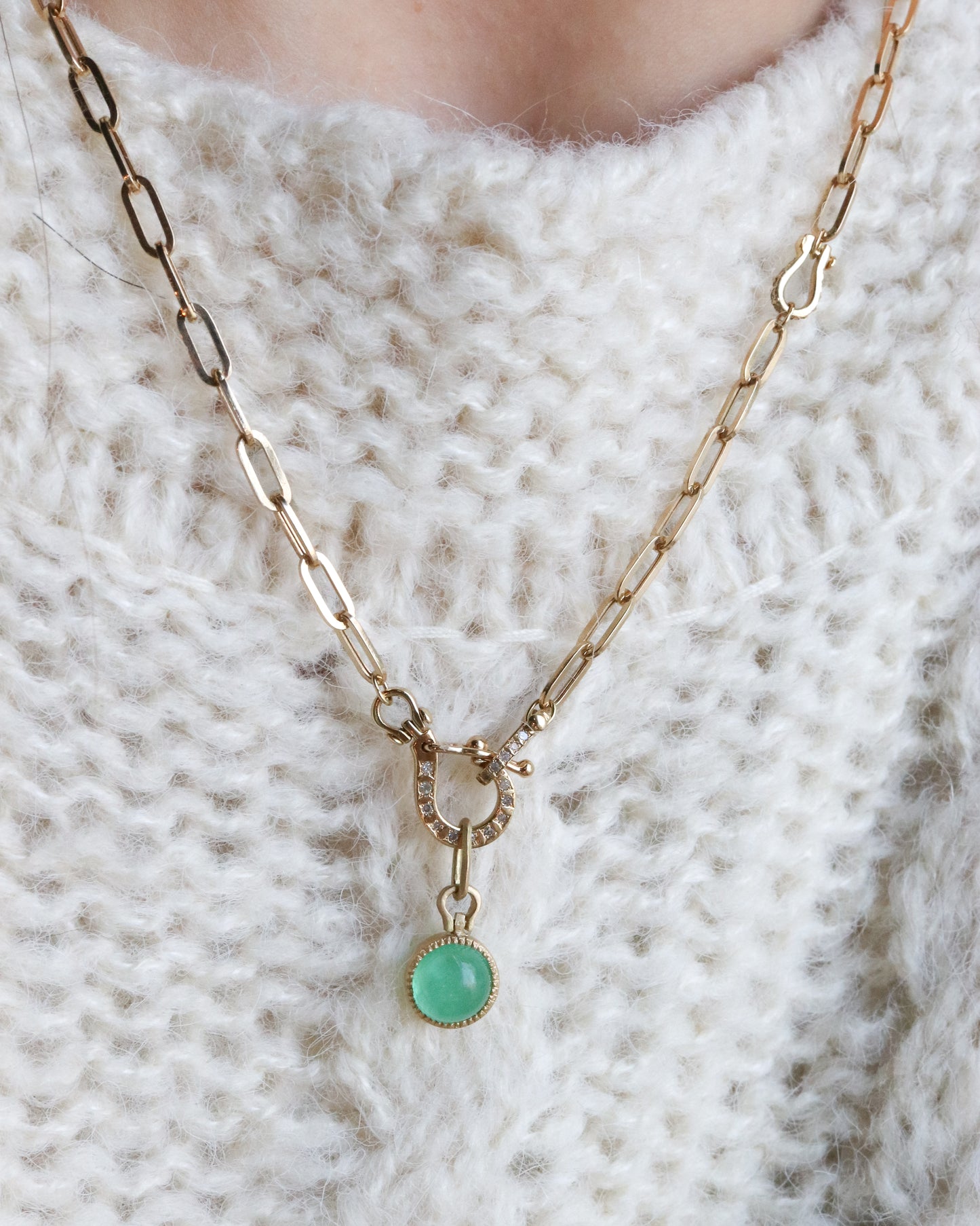 HorseShoe Milgrain Necklace - Emerald -