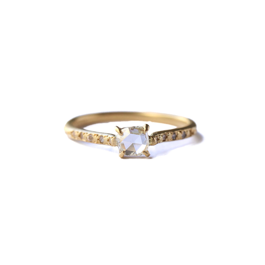 Prong Ring - Light yellow Diamond -