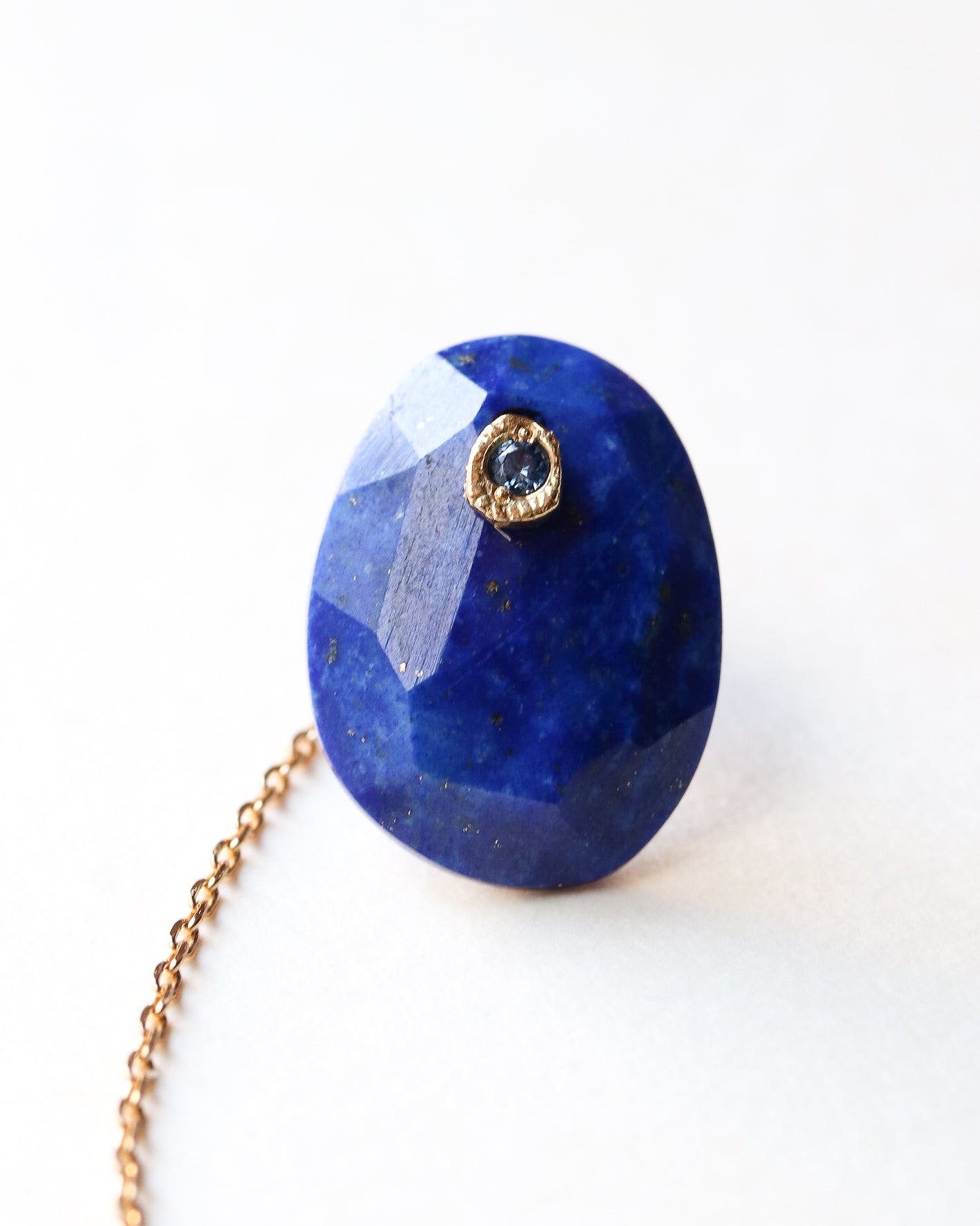 Flat Pierced Earring - Lapis Lazuli -