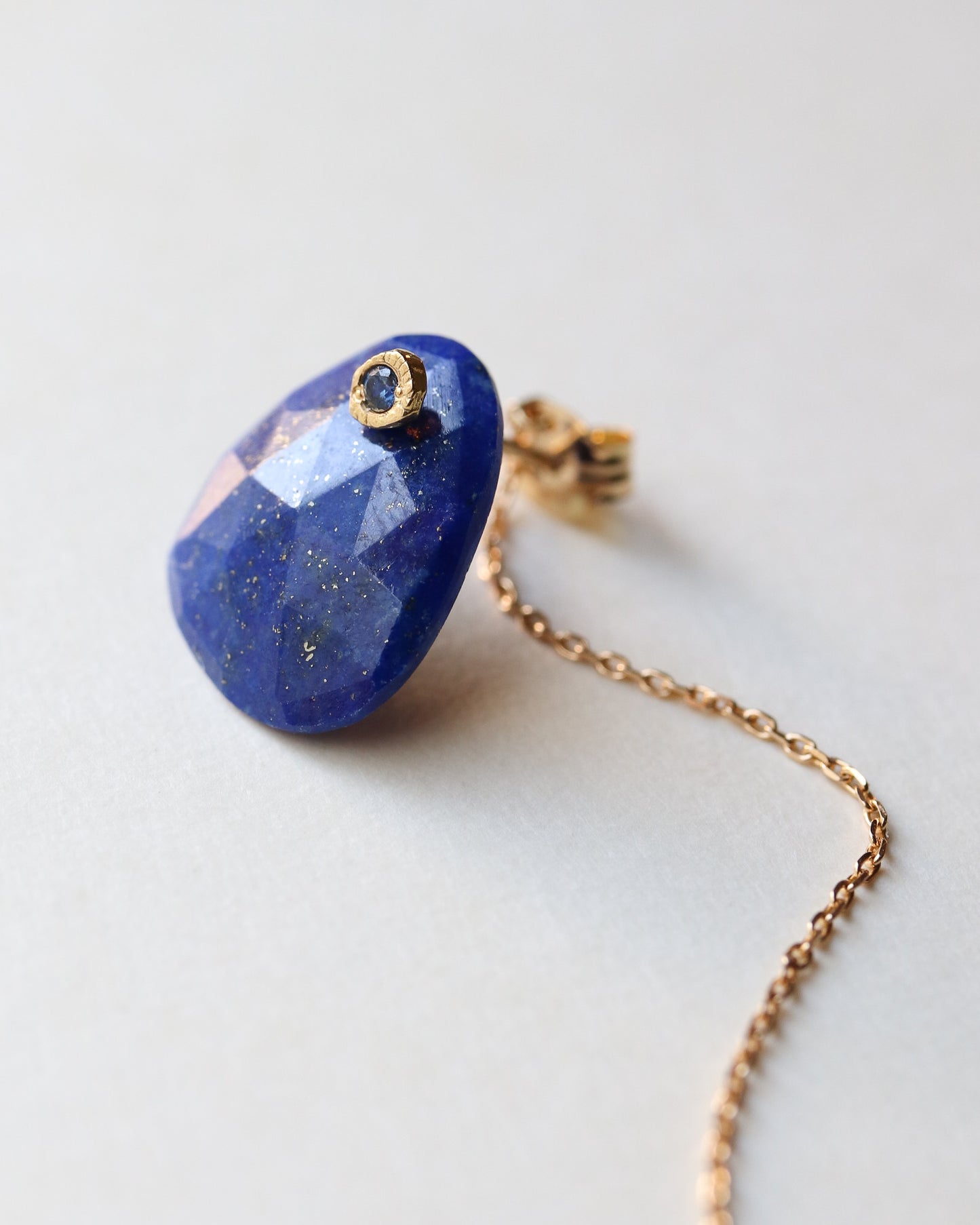 Flat Pierced Earring - Lapis Lazuli -