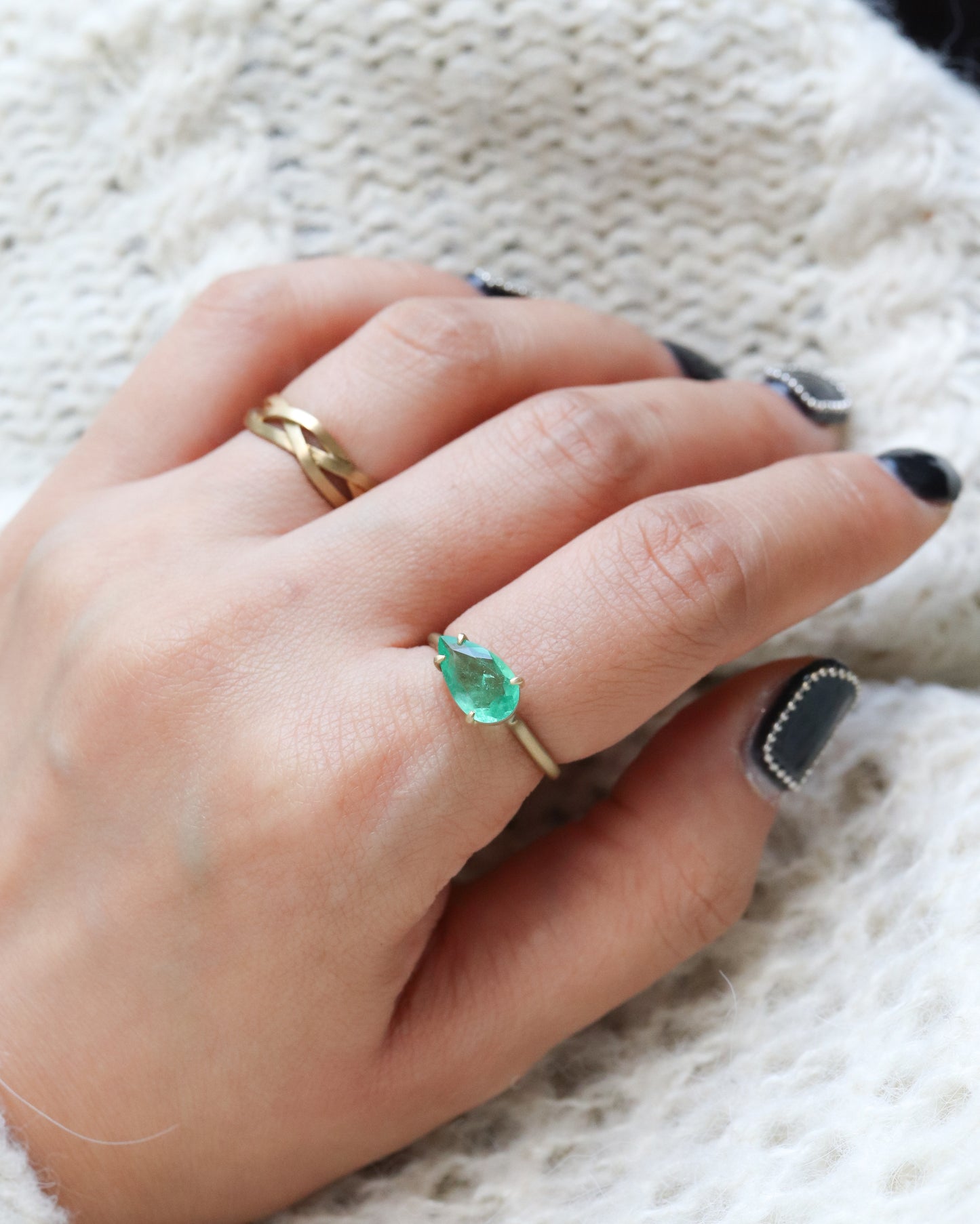 Prong Ring - Emerald -