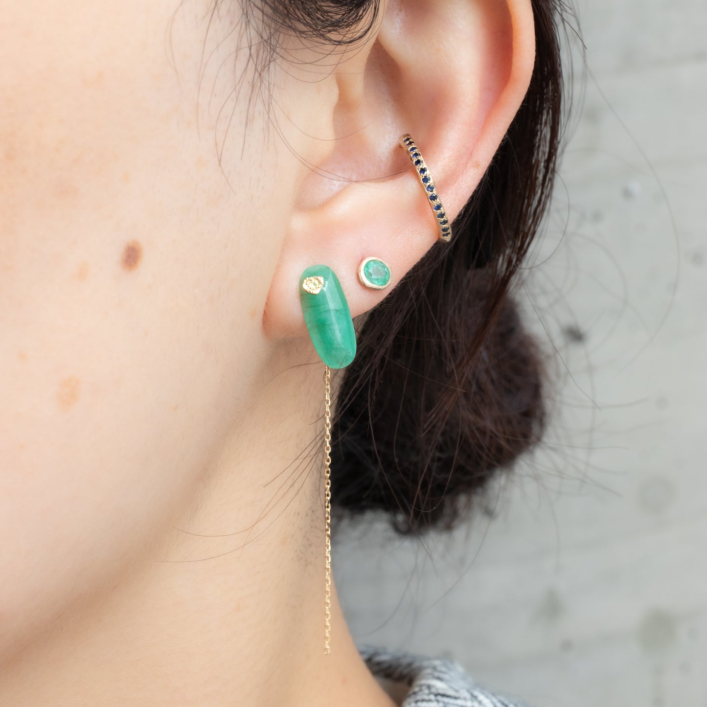 Flat Pierced Earring - Emerald -