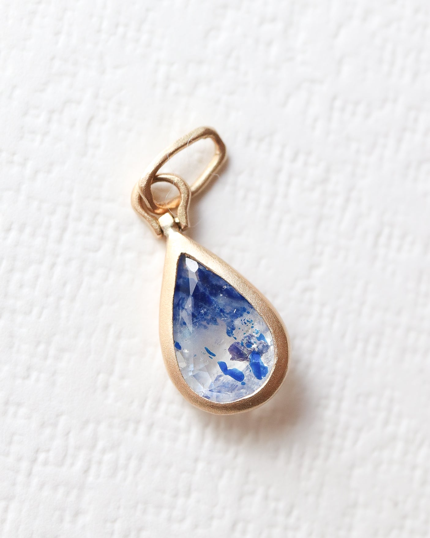 HorseShoe collet Necklace - Sodalite -