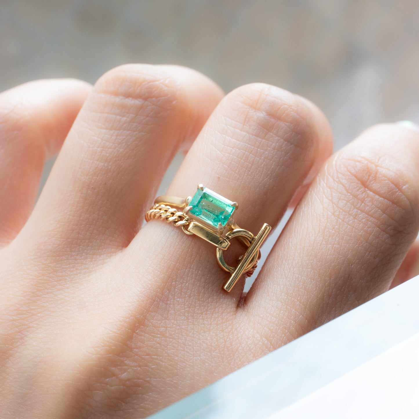 Prong Ring - Emerald