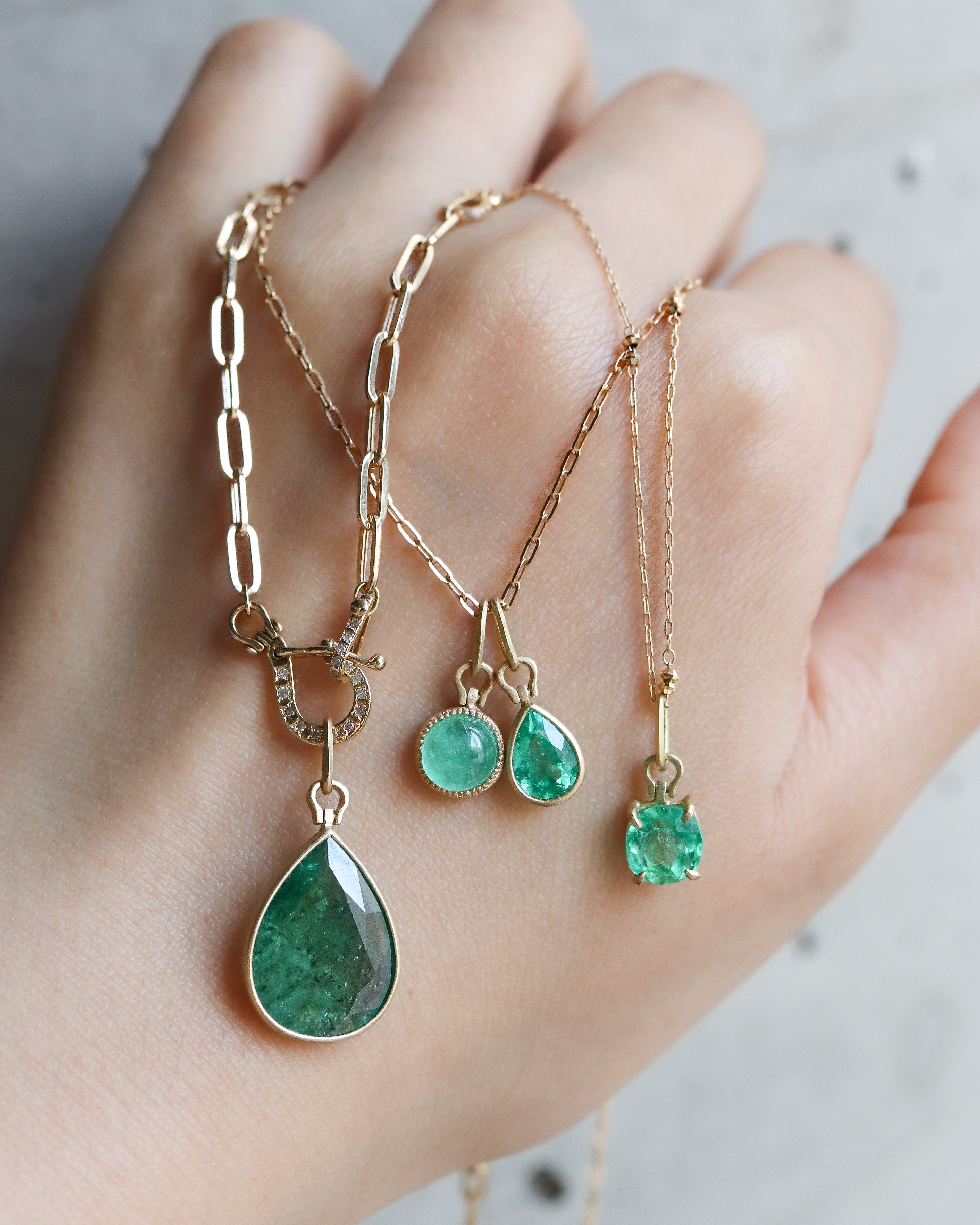 Horseshoe Collet Necklace - Emerald -