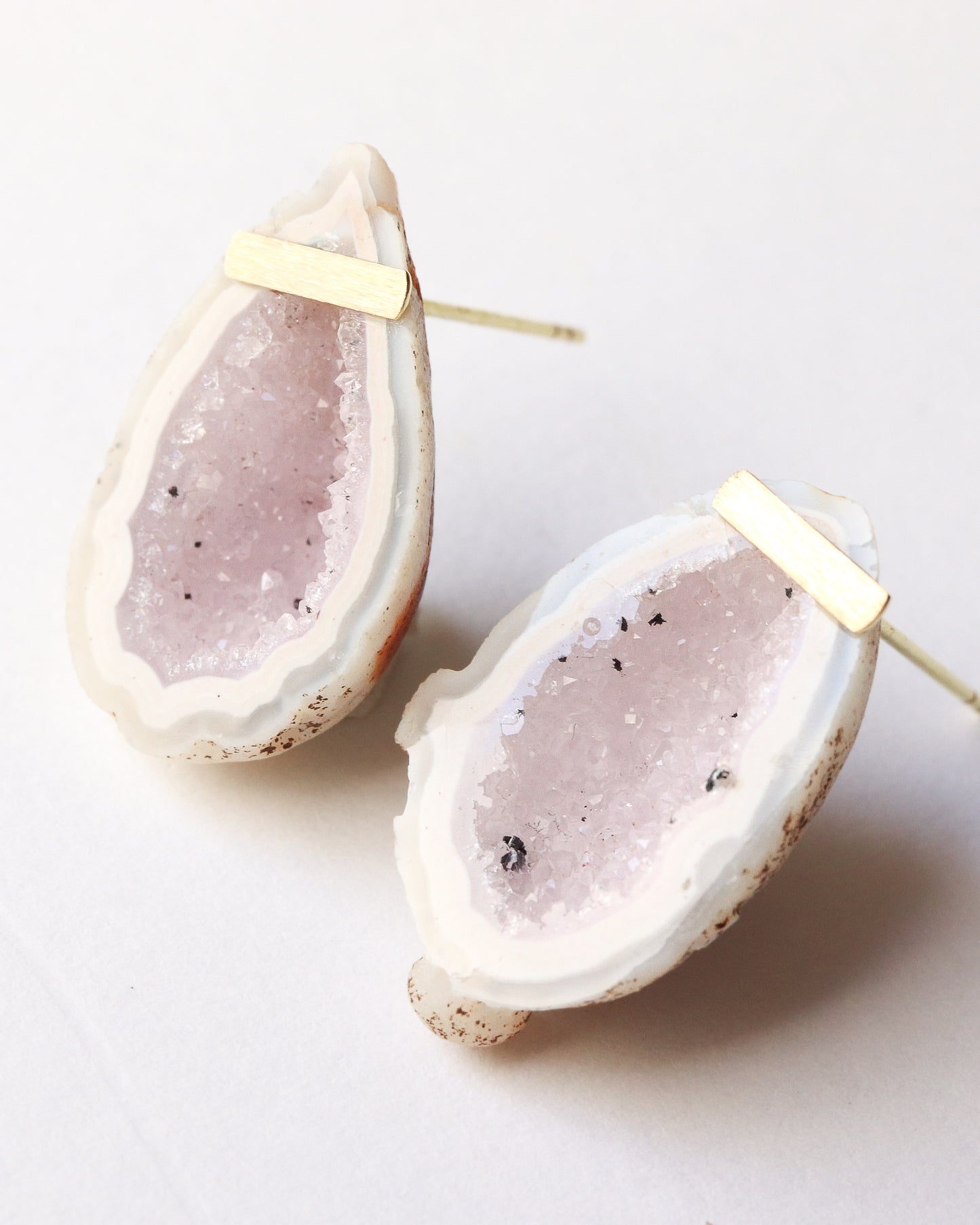 Bar stone Pierced Earring - Baby geode -