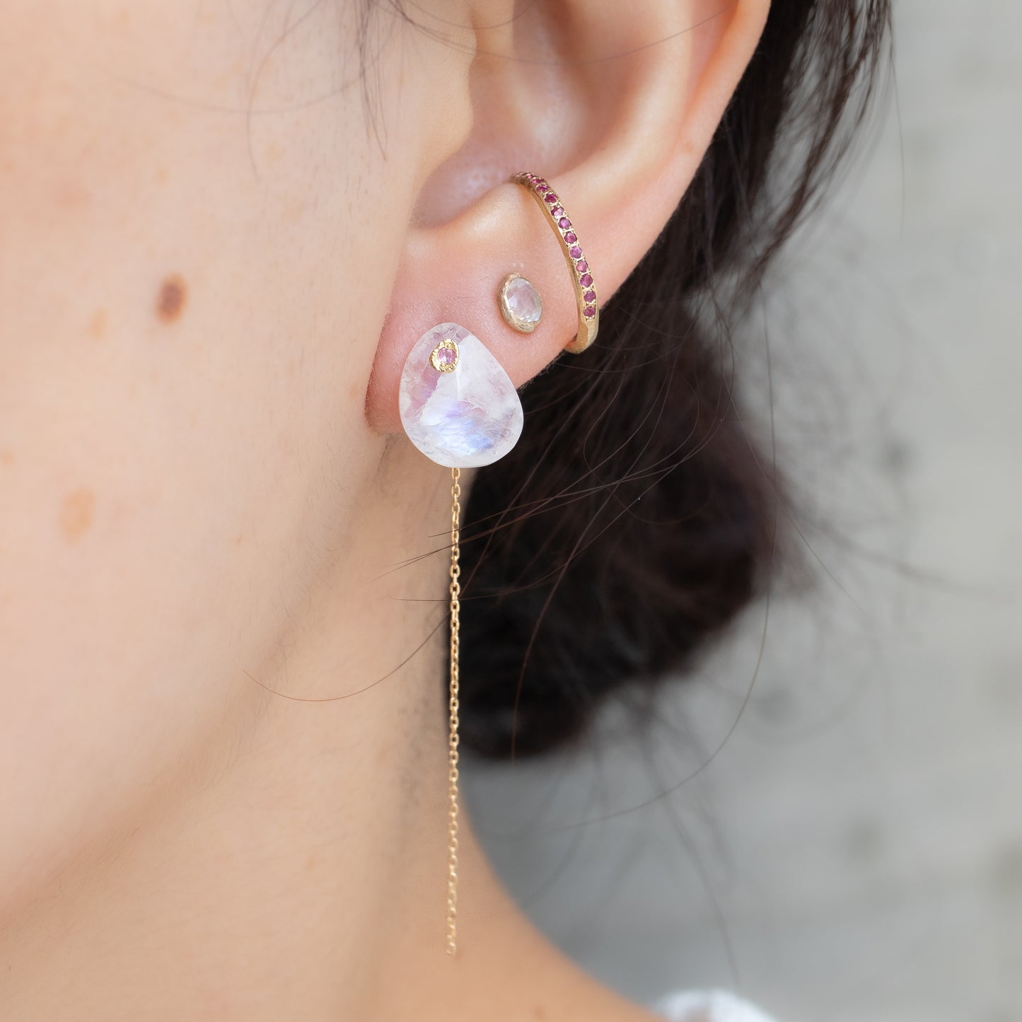 Flat Pierced Earring - Rainbow Moon Stone -