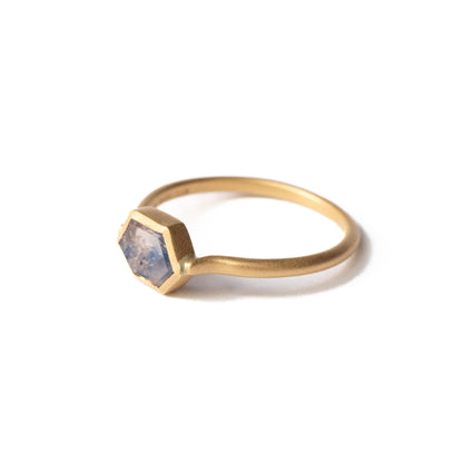 Frame Ring - Sliced ​​Sapphire -