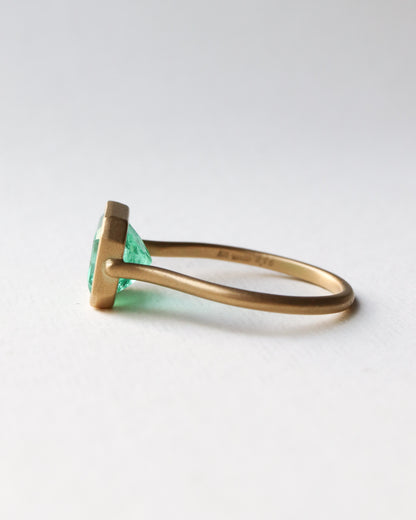 Collet Ring - Emerald -