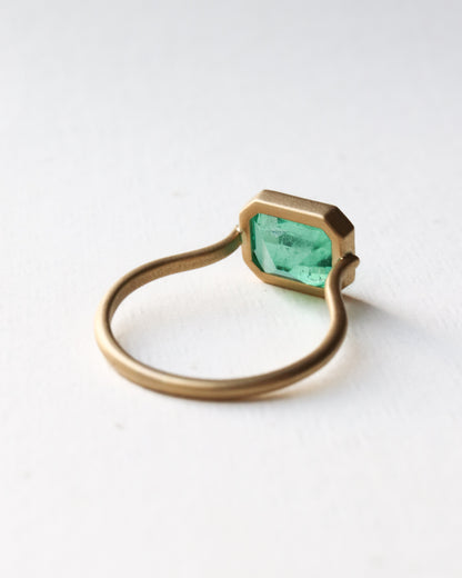 Collet Ring - Emerald -