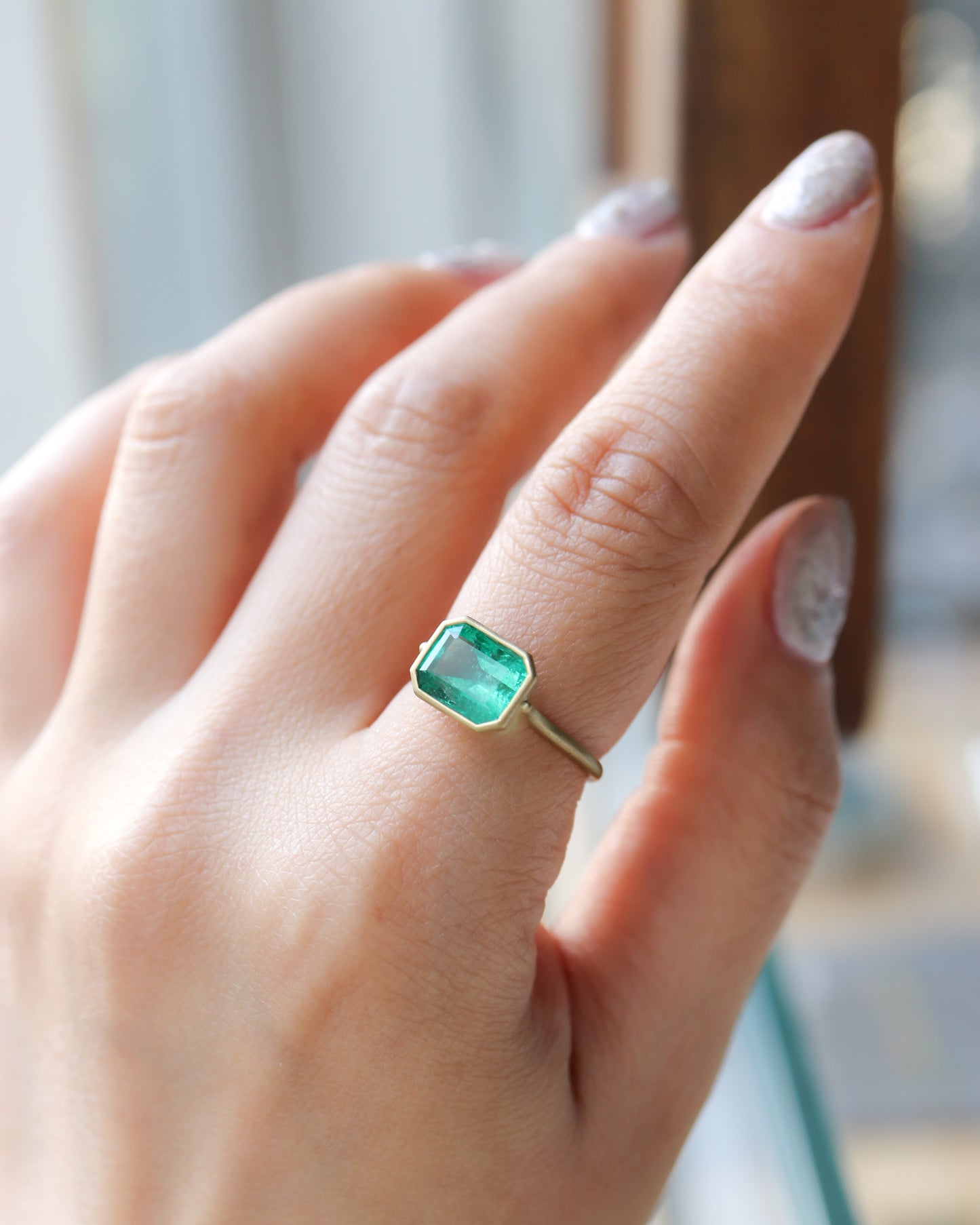Collet Ring - Emerald -