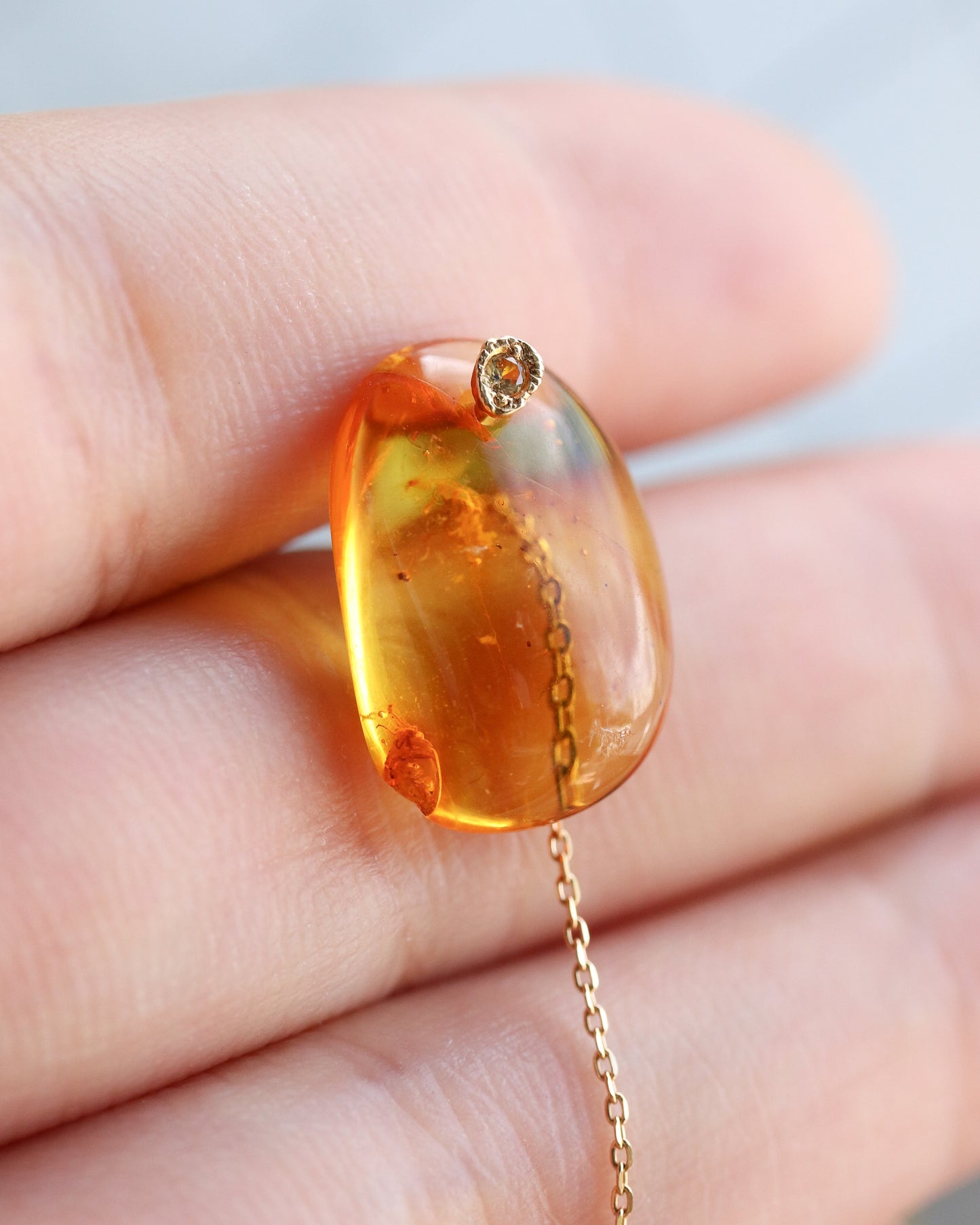 Flat Pierced Earring - Amber -