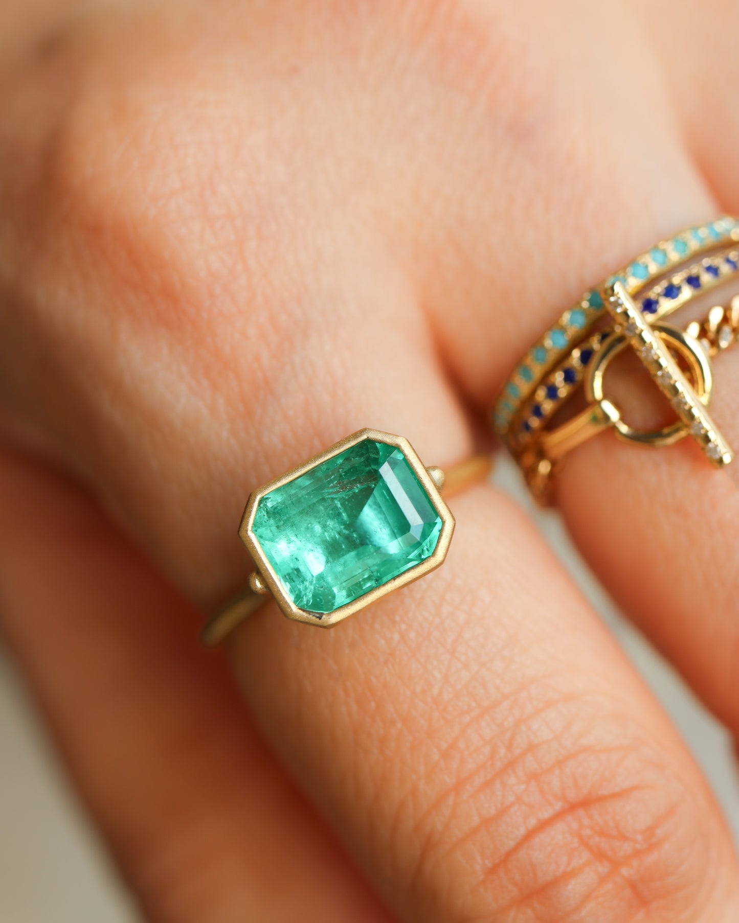 Collet Ring - Emerald -