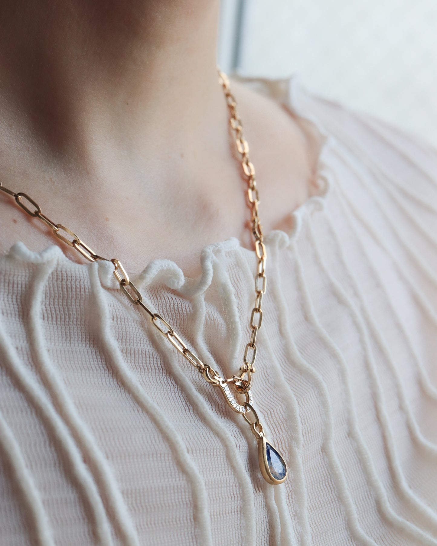 HorseShoe collet Necklace - Sodalite -