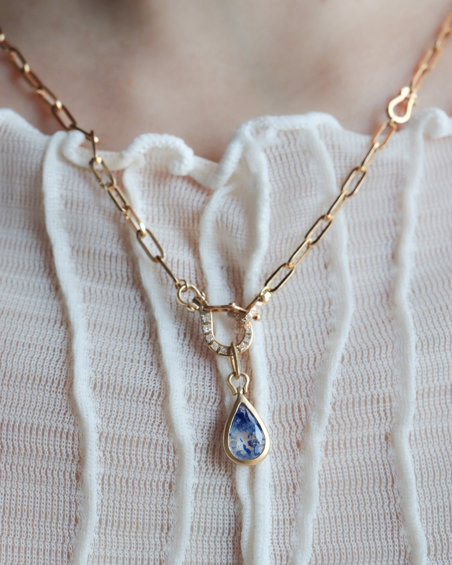 HorseShoe collet Necklace - Sodalite -