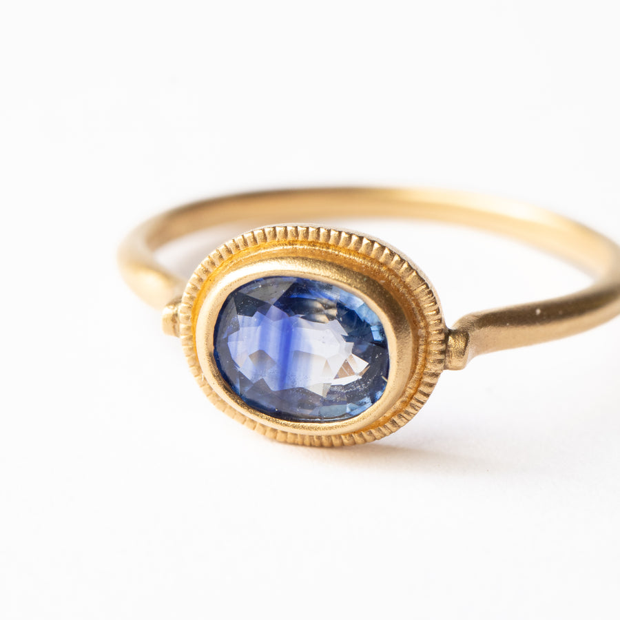 Column Milgrain Ring - Bicolor Sapphire -