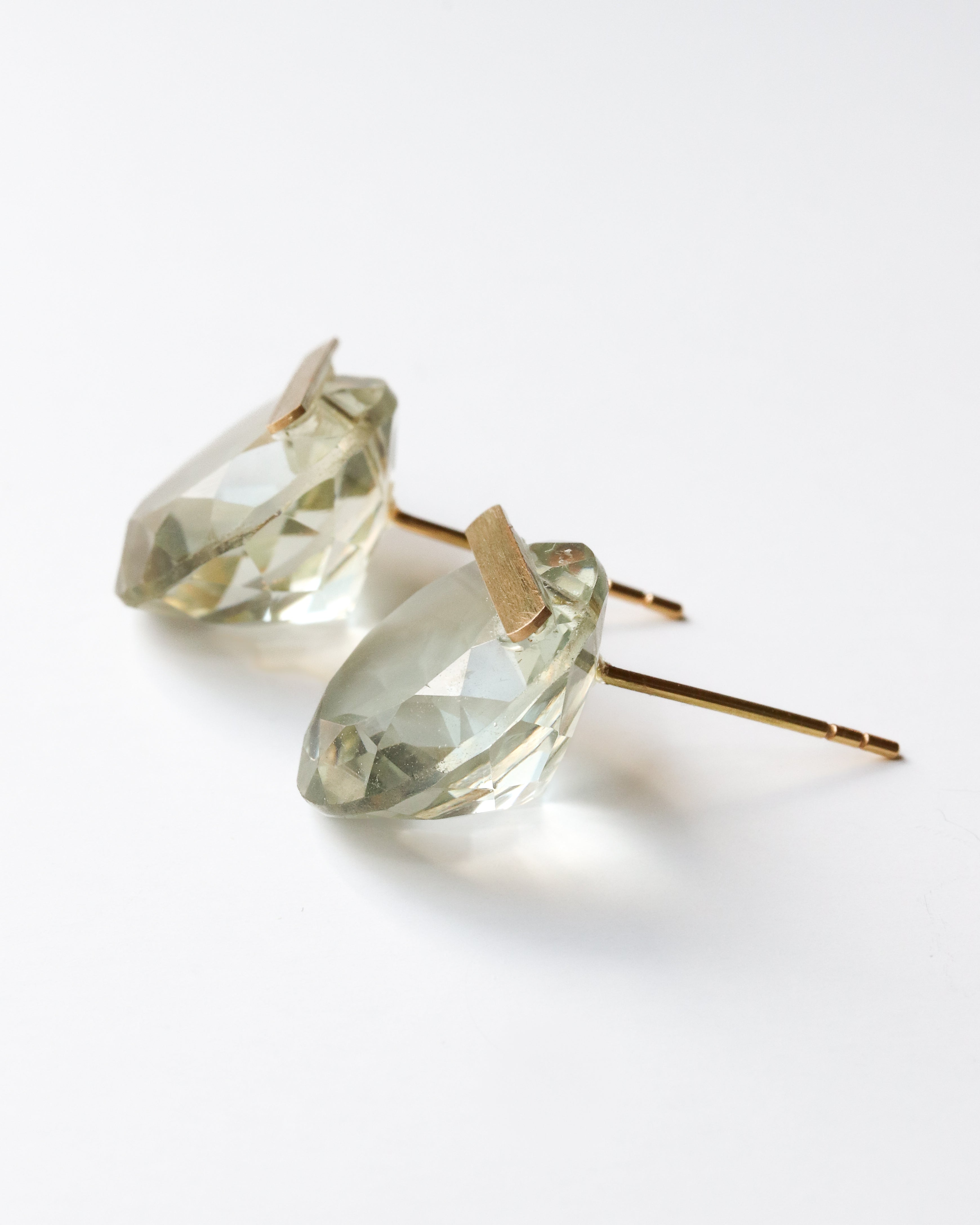 Bar stone Pierced Earring - Green Amethyst -