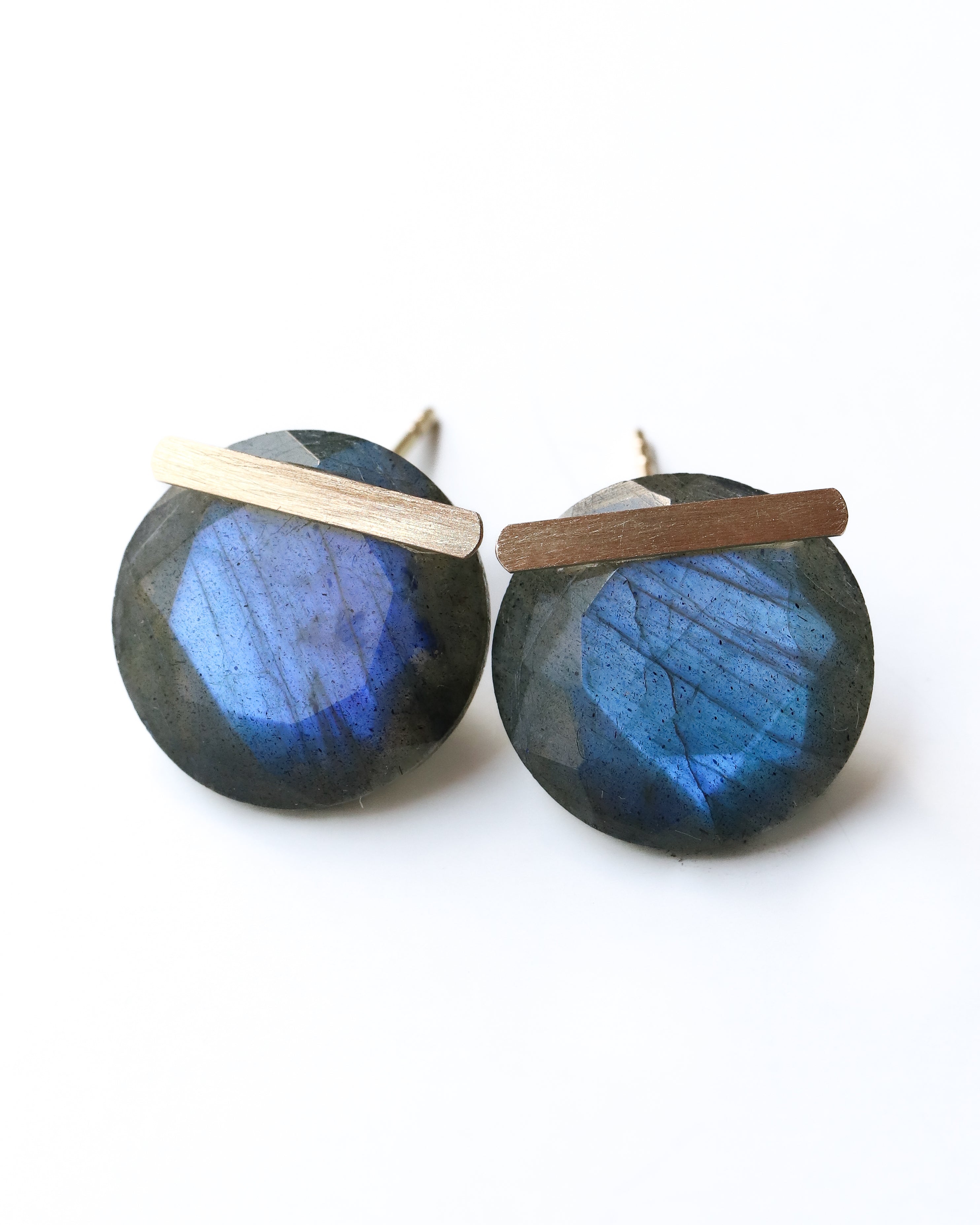 Bar stone Pierced Earring - Labradorite -