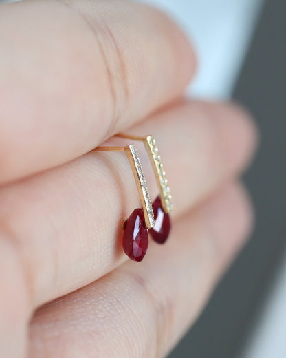 Hibiki Stone Pierced Earring - Ruby / Diamond -