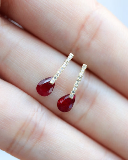 Hibiki Stone Pierced Earring - Ruby / Diamond -