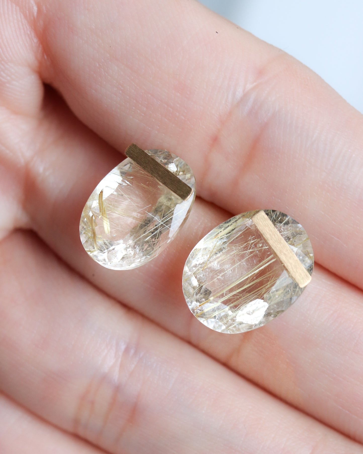 Bar stone Pierced Earring - Golden Rutilated Quartz -